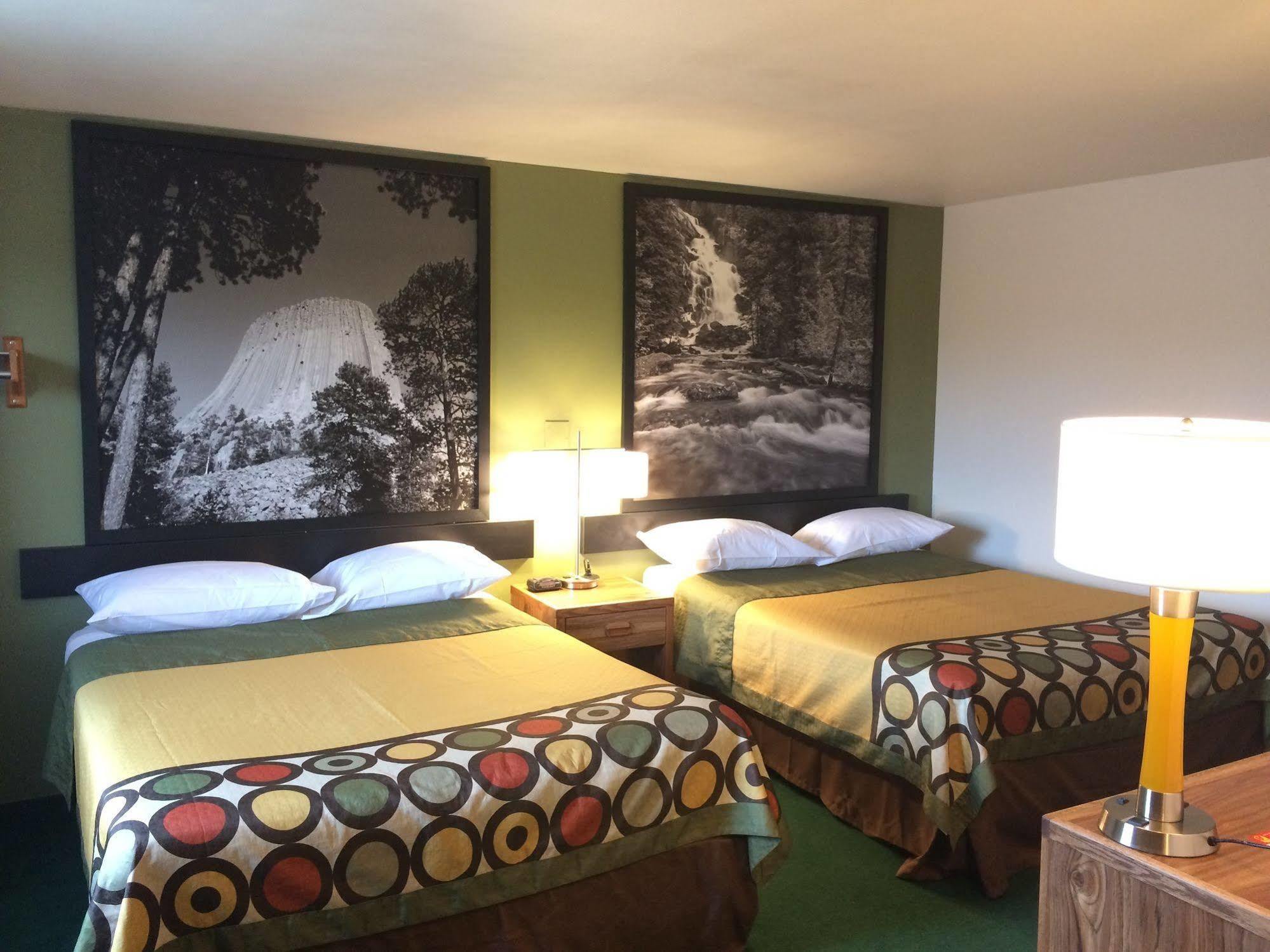 Super 8 By Wyndham Hotel